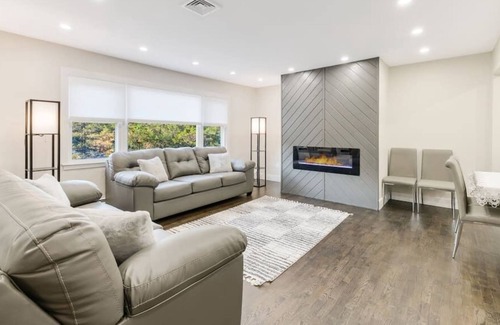 New Hempstead House | Newly Renovated Beautiful Cozy Home with Pool