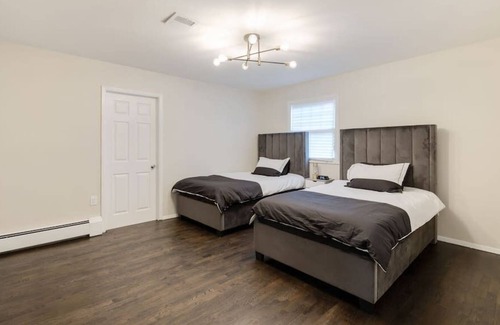 New Hempstead House | Newly Renovated Beautiful Cozy Home with Pool