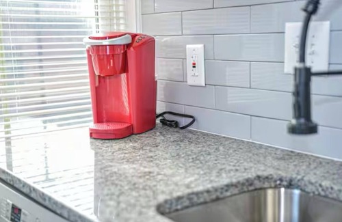 Mount Auburn Apartment | Newly renovated Charming 1-bedroom apartment w/AC WiFi in phenomenal Cincinnati