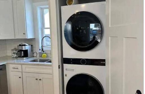 Kittery House | Newly renovated cottage