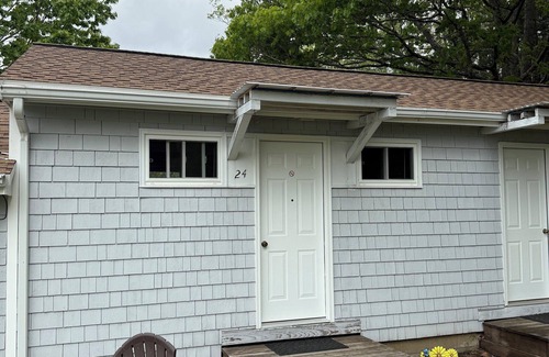 Boothbay Cabin | Newly Renovated Cozy Cove Cabin at White Anchor Inn
