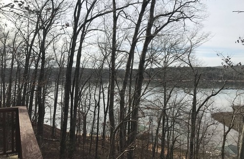 Westminster House | NEWLY RENOVATED DECK! Private lakefront home minutes from Clemson; private dock