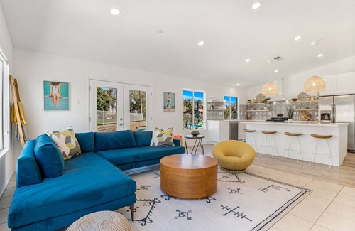 Indio House | Newly renovated DESERT RETREAT *Private oversized Pool* Walk to Stagecoach