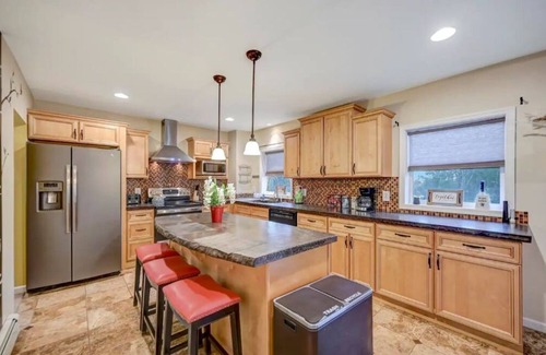Mount Pocono House | Newly renovated, game room, skiing, sauna, water parks, golf.