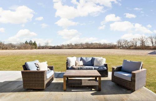Brownsburg House | Newly Renovated Retreat 30mins to Downtown Indy
