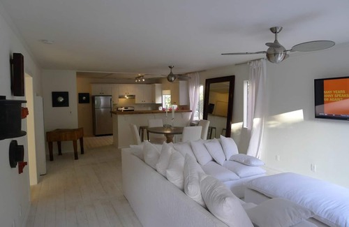 West Hollywood House | Newly Restored 2 Bed 2 Bath Oasis House In The Heart Of West Hollywood