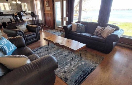 Chisholm Cottage | NEWLY Updated - Welcome to Drake’s Landing at Wasi Lake