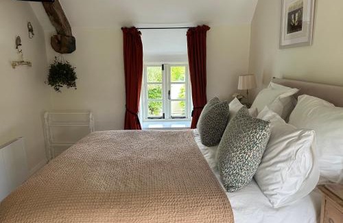 Burford House | Newmans Cottage