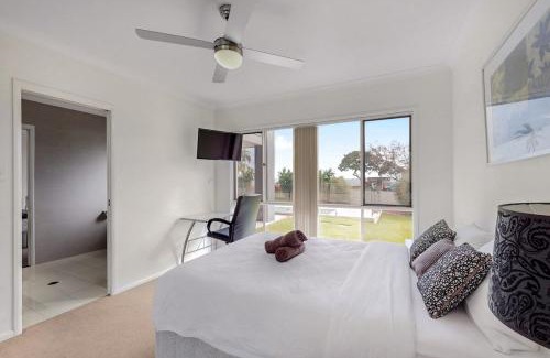 Newport House | Newport Luxury House with Pool - 4 Bedrooms