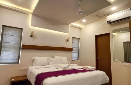 Malappuram Resort | Nexstay Grand Chaliyar Resort
