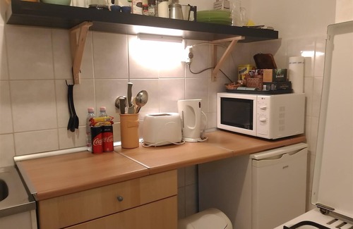 13th District Apartment | Next Danube river , personal welcome , private guided tours and homerestaurant