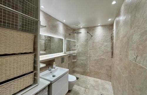 Tatari Apartment | Next to Old Town, Free Underground Parking, Peaceful Location