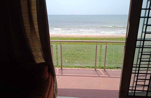 Kanathur Villa | Next to the beach. Swimming pool.safe for family.beautiful sunraise & sunset n