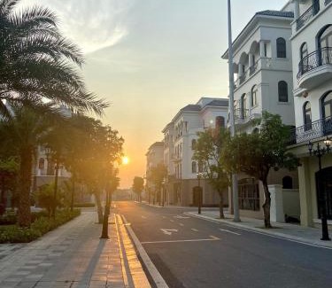 Van Giang House | Nhà Lá Ocean Park 2