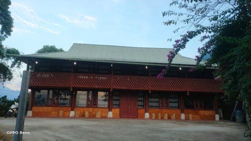 Hau Thao Ski Chalet | Nhà nghỉ dân tộc Mông