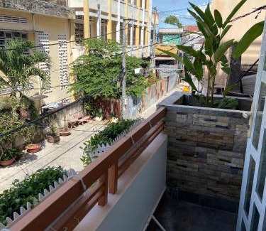 My Tho House | Nhà Trong Ngõ Homestay and Studio