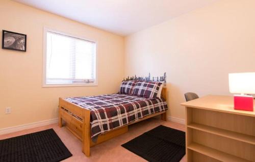Glendale House | Niagara On The Green Escape