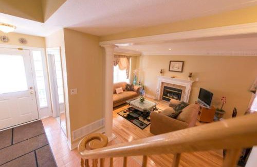 Glendale House | Niagara On The Green Escape