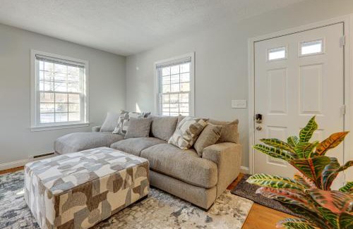 Niantic House | Niantic Duplex with Deck Less Than 1 Mi to Beach and Boardwalk