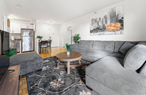 North Brookline Apartment | Nice 2bd/1.5ba Next to BU 7848