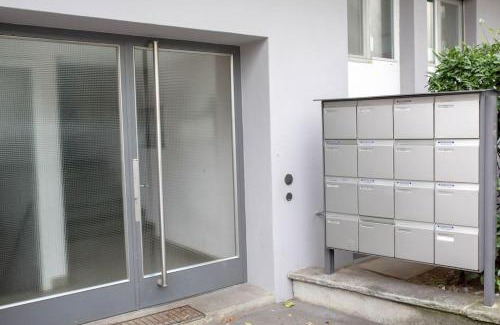 Seefeld Apartment | Nice and big 1 bedroom flat city center/near lake (Dahlia8)