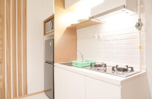 Mampang Prapatan Apartment | Nice and Comfort 1BR at 25th Floor Samara Suites Apartment By Travelio
