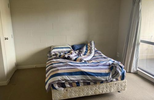 Mount Albert Apartment | Nice and tidy 3 bedrooms apartment, free parking