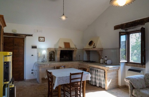 Citta Sant'Angelo Apartment | Nice apartment for 4 people with WIFI, pool, TV, pets allowed, panoramic view and parking