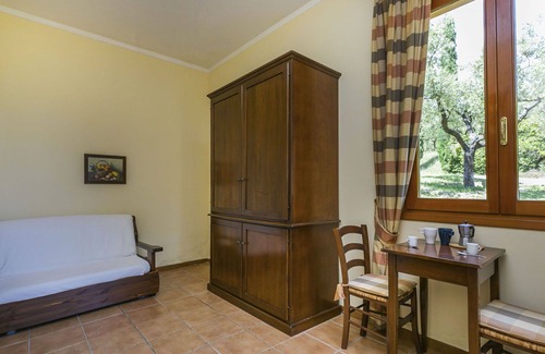 Cerreto Guidi Apartment | Nice apartment for 4 people with pool, A/C, WIFI, TV, pets allowed and parking