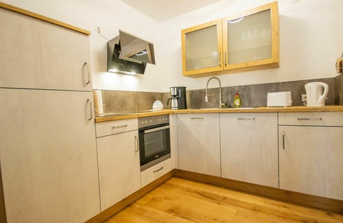 Runhof Apartment | Nice apartment for 4 people with WIFI, TV, terrace, pets allowed and parking