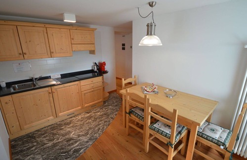 Raveo Apartment | Nice apartment for 3 guests with WIFI, TV, patio, pets allowed and parking