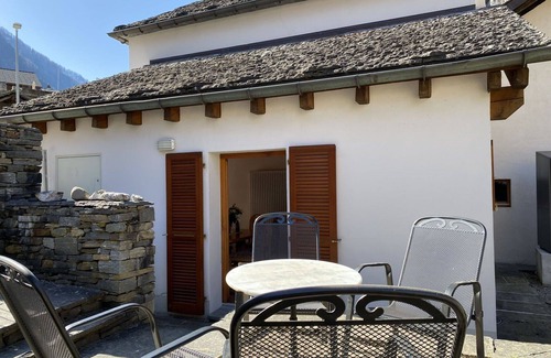 Augio Apartment | Nice apartment for 4 guests with WIFI, TV, patio and parking