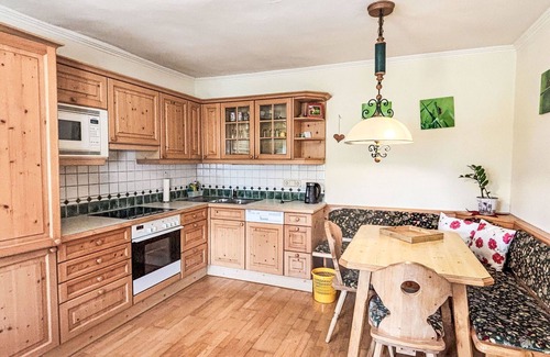 Weissenbach Apartment | Nice apartment for 4 guests with WIFI, TV, balcony, pets allowed and parking