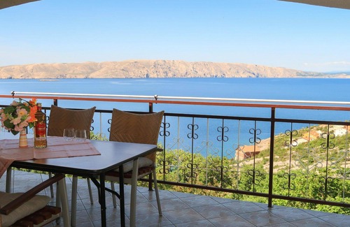 Vratarusa Apartment | Nice apartment for 4 guests with WIFI, A/C, TV, patio, pets allowed and parking