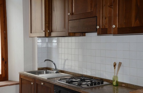 Capolona Apartment | Nice apartment for 4 people with pool, WIFI, TV, patio, pets allowed and parking, close to Arezzo