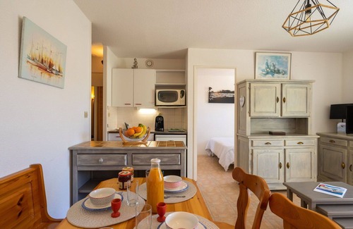 Pontaillac Apartment | Nice apartment for 4 people with WIFI, TV, balcony and pets allowed