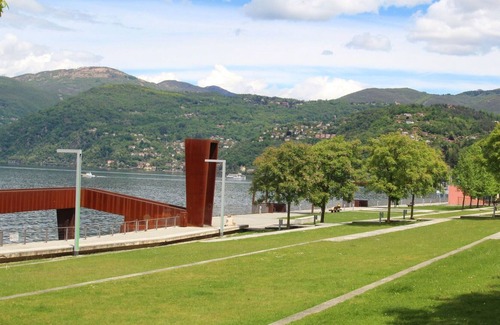 Colmegna Apartment | Nice apartment for 4 people with WIFI, TV, terrace, pets allowed and parking