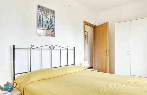 Marina di Cecina Apartment | Nice apartment for 4 people with pool, A/C, WIFI, TV, patio, pets allowed and parking