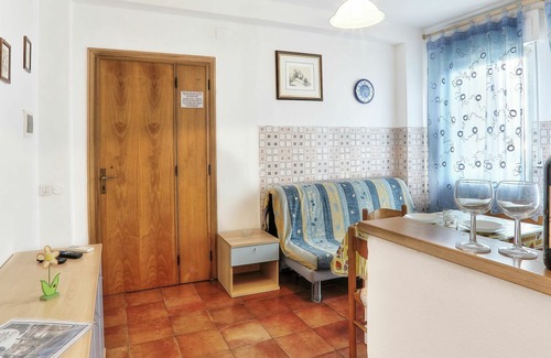 Marina di Cecina Apartment | Nice apartment for 4 people with pool, A/C, WIFI, TV, patio, pets allowed and parking