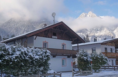 Weidach Apartment | Nice apartment for 5 guests with WIFI, TV, terrace, pets allowed and parking