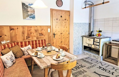 Ginzling Apartment | Nice apartment for 5 people with balcony, pets allowed and parking