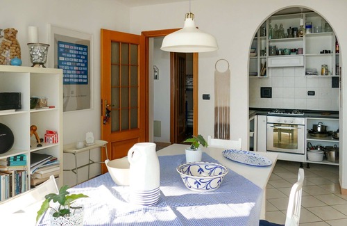 Pompeiana Apartment | Nice apartment for 5 guests with WIFI, TV, balcony, pets allowed and parking