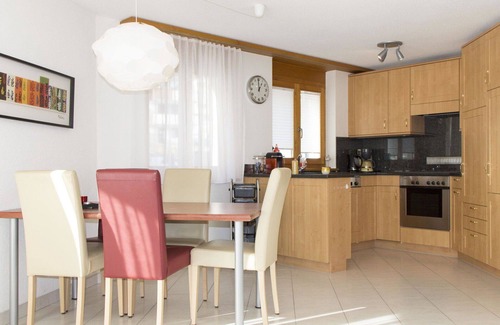 Saas-Fee Apartment | Nice apartment for 6 people with WIFI, hot tub, TV, balcony and pets allowed