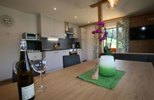 Distelberg Apartment | Nice apartment for 8 people with WIFI, TV, balcony, pets allowed and parking