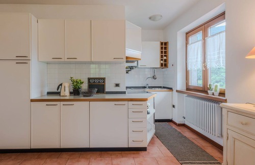 Ranzo Apartment | Nice apartment for 4 people with WIFI, TV, terrace, pets allowed and parking