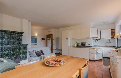 Ranzo Apartment | Nice apartment for 4 people with WIFI, TV, terrace, pets allowed and parking