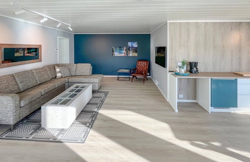 Eidsvag Apartment | Nice apartment in Eidsvåg with WiFi