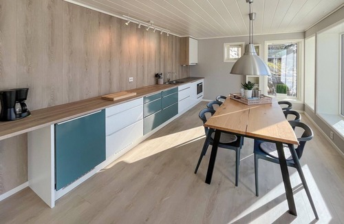 Eidsvag Apartment | Nice apartment in Eidsvåg with WiFi