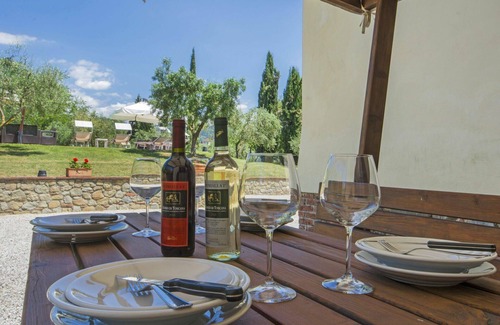 Lamporecchio Villa | Nice apartment in villa for 14 guests with WIFI, private pool, TV, balcony, pets allowed and par.