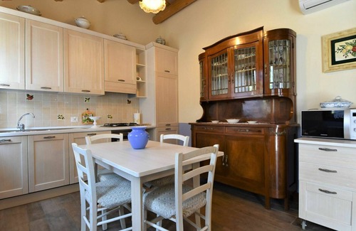Ariano nel Polesine House | Nice apartment in villa for 4 people with A/C, WIFI, pool, TV, patio and parking